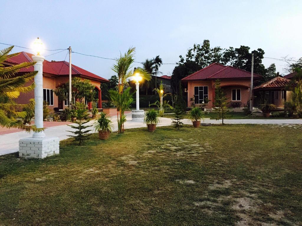 ハーモニー ゲストハウス Sdn Bhd Padang Mat Sirat エクステリア 写真